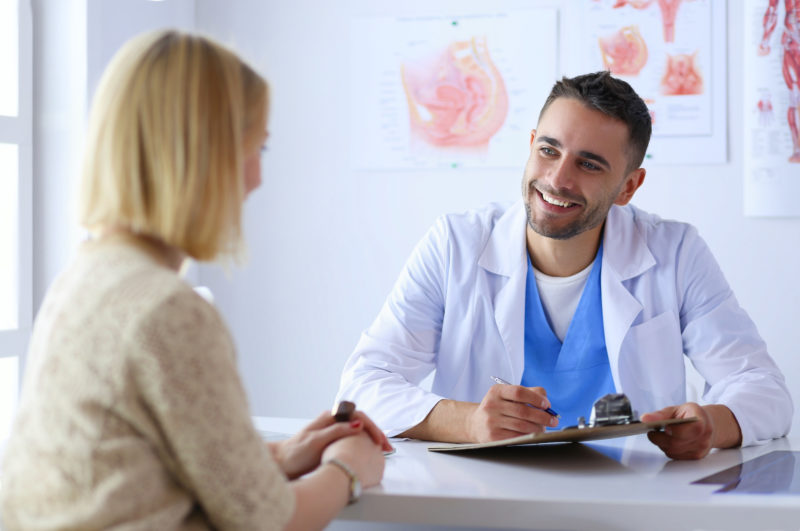 Als Checkliste für Patientinnen und Patienten haben das Institut für hausärztliche Fortbildung und "Hausärztliche Praxis" Hinweise zusammengestellt, um Behandlungsfehlern vorzubeugen. Praxisteams können diese kostenfrei herunterladen.