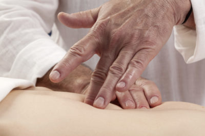 Bei immer mehr Patienten wird die Diagnose Reizdarm gestellt – vor allem im jungen Alter. Noch viel höher ist aber die Dunkelziffer, sagt die Barmer mit Vorlage ihres jüngsten Arztreports. Hausärzten werden konkrete Tipps an die Hand gegeben: mehr Kommunikation und weniger Technik bei der Diagnostik.