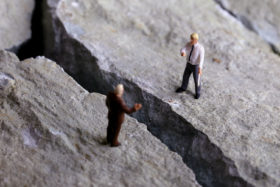 Lücke zwischen Verhandlungspartnern