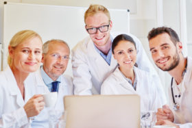 Glueckliches Praxisteam