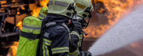 Feuerwehr im Laescheinsatz