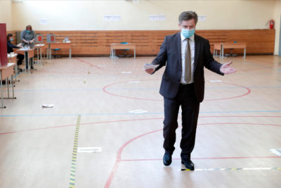 Als "Stiller Killer" ist arterieller Hypertonus weit bekannt. Wie gefährdet sind Betroffene während der Corona-Pandemie? Ein haus- und ein fachärztlicher Blick auf den Fall von "Herrn A."