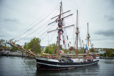 Eine Auszeit vom Praxisalltag? Hausarzt Dr. Lothar Schmittdiel hat sich genau diese "Kur" verordnet – und im vergangenen Winter als Bordarzt auf dem Toppsegelschoner Thor Heyerdahl angeheuert. Einblicke in eine abenteuerliche Atlantiküberquerung.