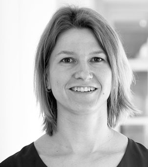 Dr. med. Jeannine Schübel ist Fachärztin für Allgemeinmedizin und Leiterin des Bereichs Lehre am Lehrstuhl für Allgemeinmedizin an der Technischen Universität Dresden