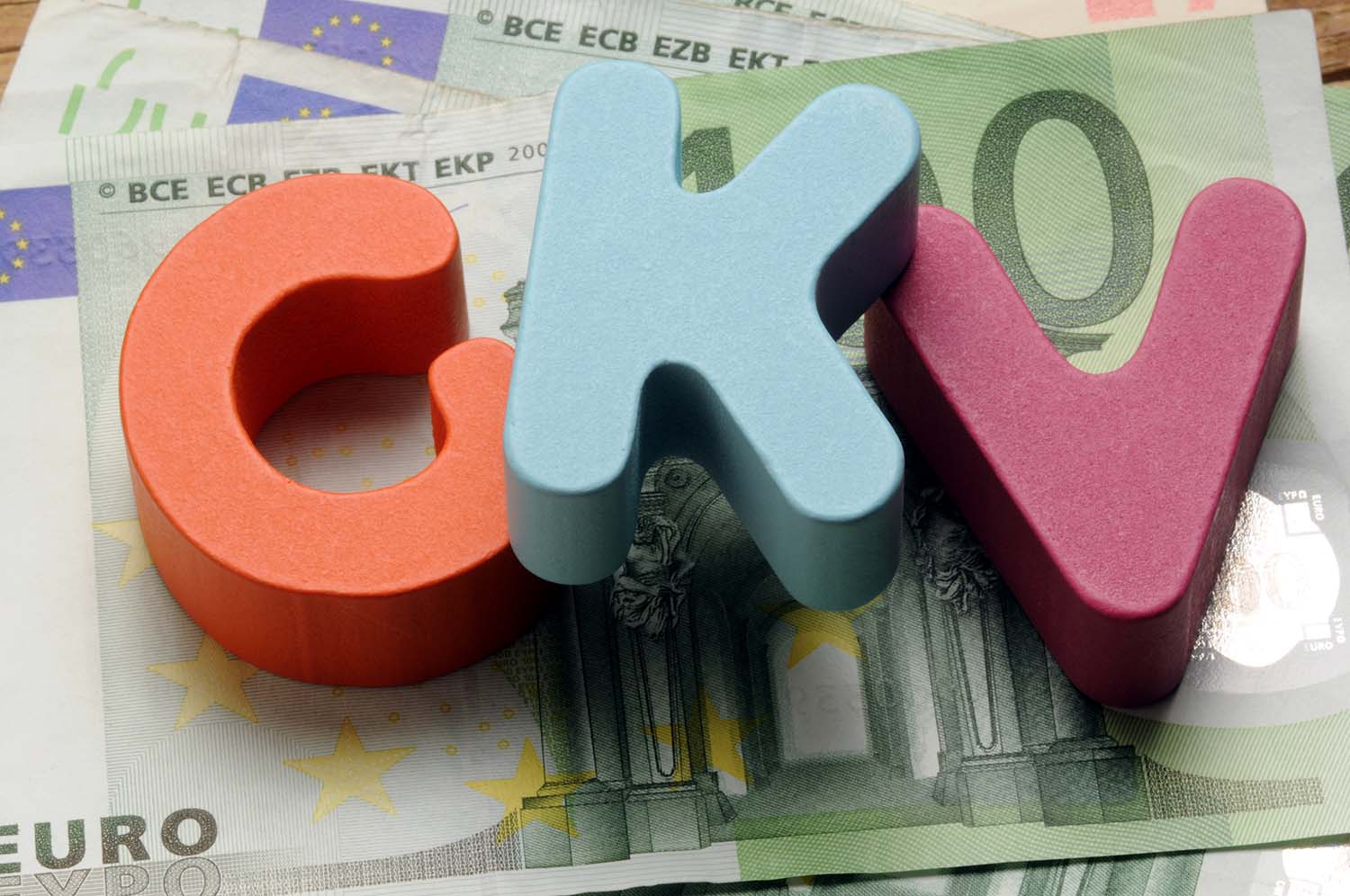Dass die Regierungsfraktionen offenbar planen, die Fixkostendegression in der HZV doch nicht umsetzen, begrüßt der Hausärztinnen- und Hausärzteverband und nennt das einen "echten Lichtblick".