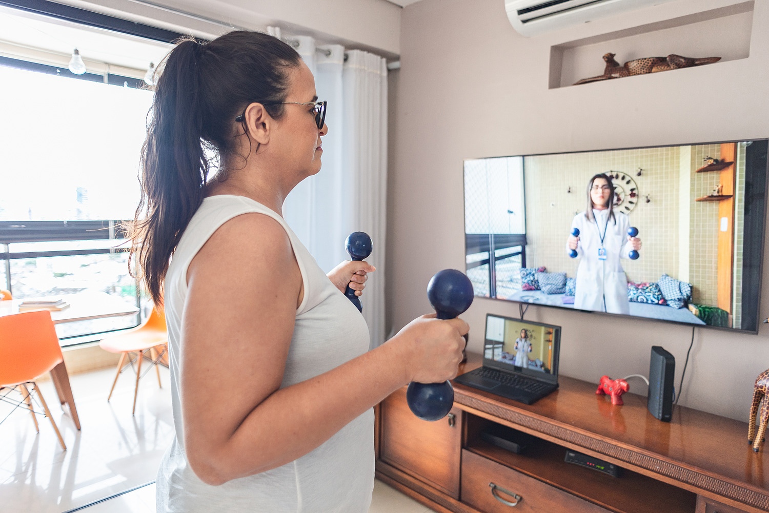 Wie digitale Elemente in der Rehabilitation erfolgreich einzusetzen sind, lässt die Deutsche Rentenversicherung seit Jahren in Modellprojekten testen. Auf dem diesjährigen Reha-Kolloquium skizzierte Professor Dr. Dr. Eckhard Nagel die ethischen Eckpfeiler einer Medizin, aus der Digitales nicht mehr wegzudenken ist.