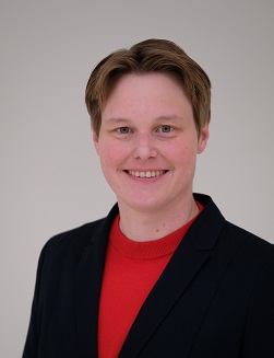 Dr.  Laura Dalhaus