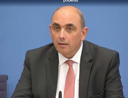 Prof. Dr. Lars Schaade