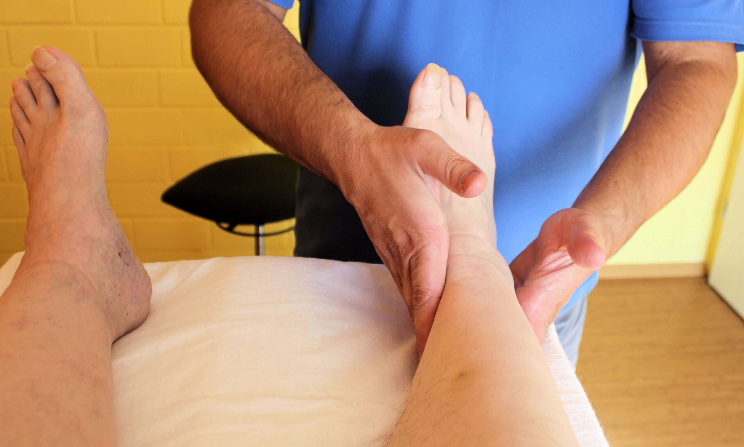 Lymphdrainage am Bein