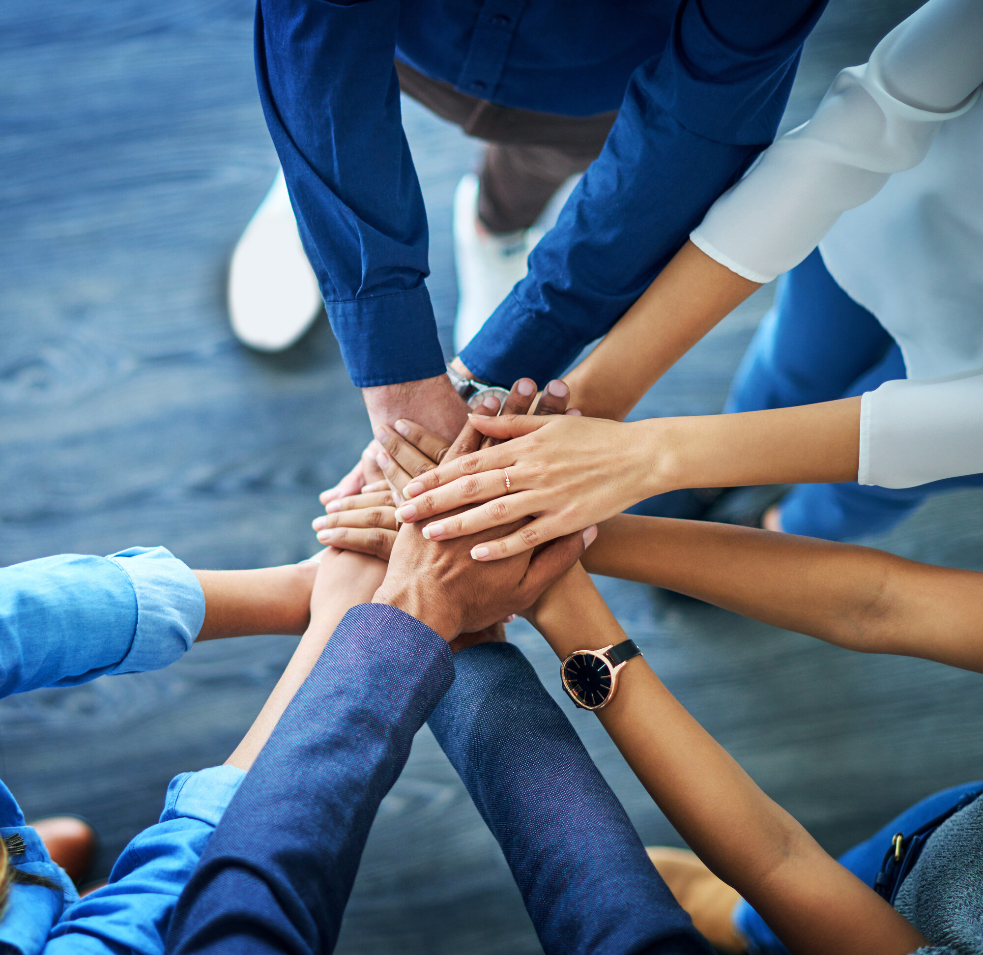 Erstmals vergibt das Forum Weiterbildung im Hausärztinnen- und Hausärzteverband diesen September den "Preis für exzellente Weiterbildung". Ein Einblick in den Alltag der drei Preisträger-Praxen – und ihre Tipps, wie die Zusammenarbeit mit jungen Kollegen für beide Seiten gewinnbringend sein kann.